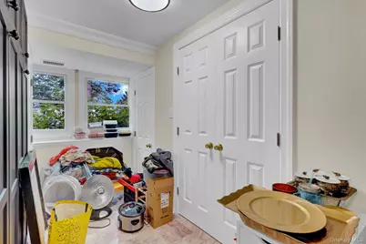 33 Country Village Lane, Manhasset Hills, NY 11040 - Photo 28