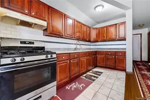 109-32 156th St, Jamaica, NY 11433 - Photo 12