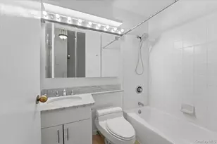 350 W 50th St, New York (Manhattan), NY 10019 - Photo 20