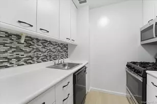 350 W 50th St, New York (Manhattan), NY 10019 - Photo 22