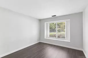 1004 Skyline Dr, Coram, NY 11727 - Photo 14
