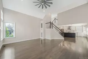 21 Vantage Ct, Port Jefferson, NY 11777 - Photo 14