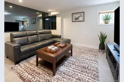 25 Reed Lane, Westbury, NY 11590 - Photo 2