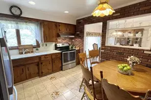 25 Reed Ln, Westbury, NY 11590 - Photo 4