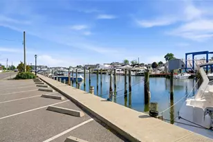 107 E Shore Rd, Lindenhurst, NY 11757 - Photo 4