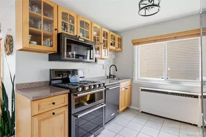107 E Shore Road, Lindenhurst, NY 11757 - Photo 22