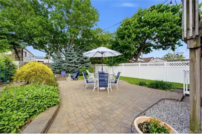 107 E Shore Road, Lindenhurst, NY 11757 - Photo 8