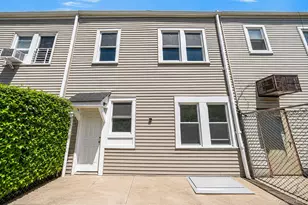 122-12 Montauk St, Springfield Gardens, NY 11413 - Photo 4