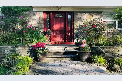 5 Highpoint Drive, Huntington, NY 11743 - Photo 2