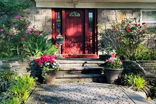 5 Highpoint Dr, Huntington, NY 11743 - Photo 2