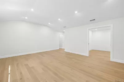 6 Washington Avenue, Dix Hills, NY 11746 - Photo 20