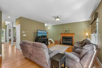 110 Winding Brook Court, New Windsor, NY 12553 - Photo 4