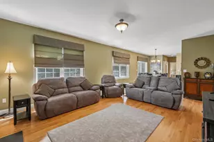110 Winding Brook Ct, New Windsor, NY 12553 - Photo 6