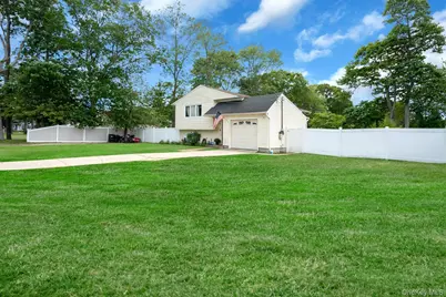 96 Huron Drive, Bay Shore, NY 11706 - Photo 6