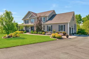 27 Wild Turkey Ln, Rock Tavern, NY 12575 - Photo 2