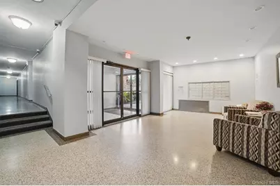 682 Tuckahoe Road #1A, Yonkers, NY 10710 - Photo 2