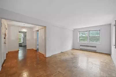 682 Tuckahoe Road #1A, Yonkers, NY 10710 - Photo 4