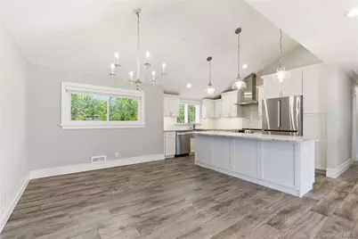 103 Wright Avenue, Deer Park, NY 11729 - Photo 6