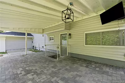 103 Wright Avenue, Deer Park, NY 11729 - Photo 32