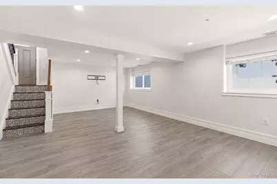 103 Wright Avenue, Deer Park, NY 11729 - Photo 20