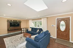 38 Maridon Ln, Commack, NY 11725 - Photo 8