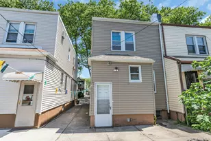 69-28 66th Pl, Glendale, NY 11385 - Photo 16
