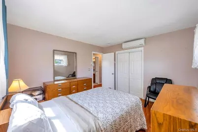 122 Lambert Avenue, Farmingdale, NY 11735 - Photo 16
