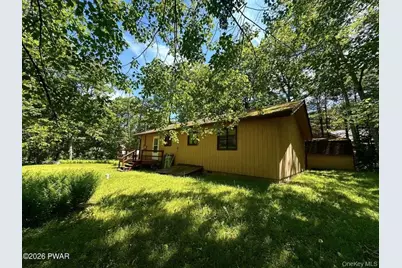 107 Fetlock Drive, Hawley, PA 18428 - Photo 2