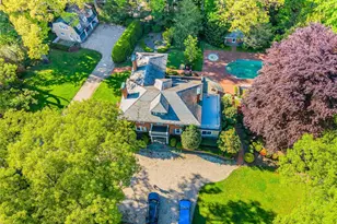 23 Townsend Rd, Glen Cove, NY 11542 - Photo 2