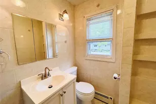 388 N Alleghany Ave, Lindenhurst, NY 11757 - Photo 6
