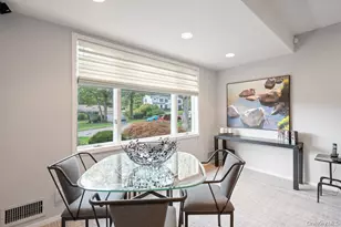 4 Newport Dr, Plainview, NY 11803 - Photo 10