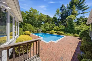 139 Sycamore Cir, Stony Brook, NY 11790 - Photo 8