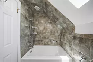 139 Sycamore Cir, Stony Brook, NY 11790 - Photo 26