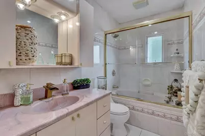 121 W 15th Street, Deer Park, NY 11729 - Photo 22