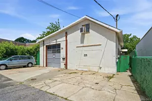 78 Auburn St, Lindenhurst, NY 11757 - Photo 6