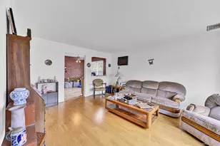 51 Virginia St, Valley Stream, NY 11580 - Photo 4