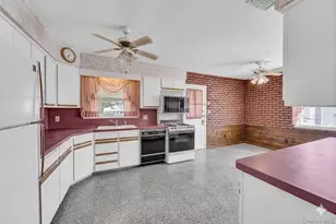 51 Virginia St, Valley Stream, NY 11580 - Photo 24
