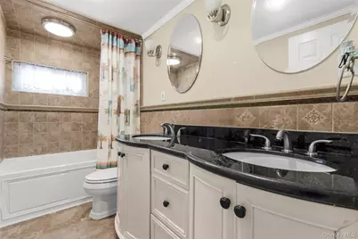 10 Garden Court, Carle Place, NY 11514 - Photo 8
