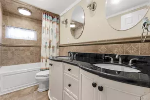 10 Garden Ct, Carle Place, NY 11514 - Photo 8