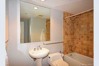 100 Cuttermill Road #4V, Great Neck, NY 11021 - Photo 14