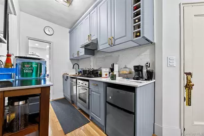 228 W 17th Street #2A, New York, NY 10011 - Photo 6