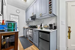 228 W 17th St, New York, NY 10011 - Photo 6