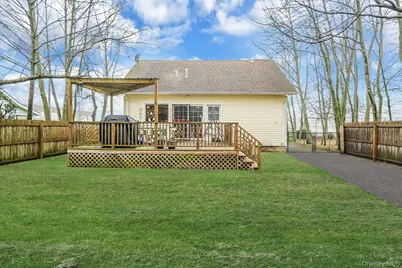 14 Tuttle Avenue, Eastport, NY 11941 - Photo 18
