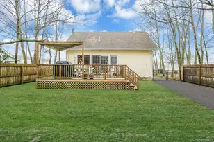 14 Tuttle Ave, Eastport, NY 11941 - Photo 18