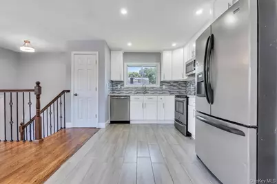 220 Adirondack Drive, Selden, NY 11784 - Photo 6
