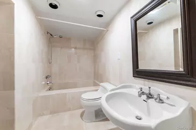 98 Washington Avenue S, Lawrence, NY 11559 - Photo 18