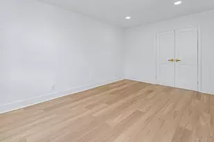 1300 Midland Ave, Yonkers, NY 10704 - Photo 16