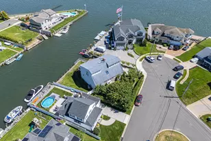 7 Forest Ave, Massapequa, NY 11758 - Photo 2