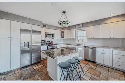 7 Forest Avenue, Massapequa, NY 11758 - Photo 16