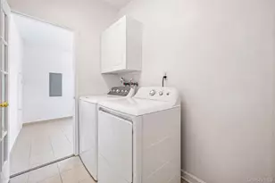 7 Forest Ave, Massapequa, NY 11758 - Photo 18